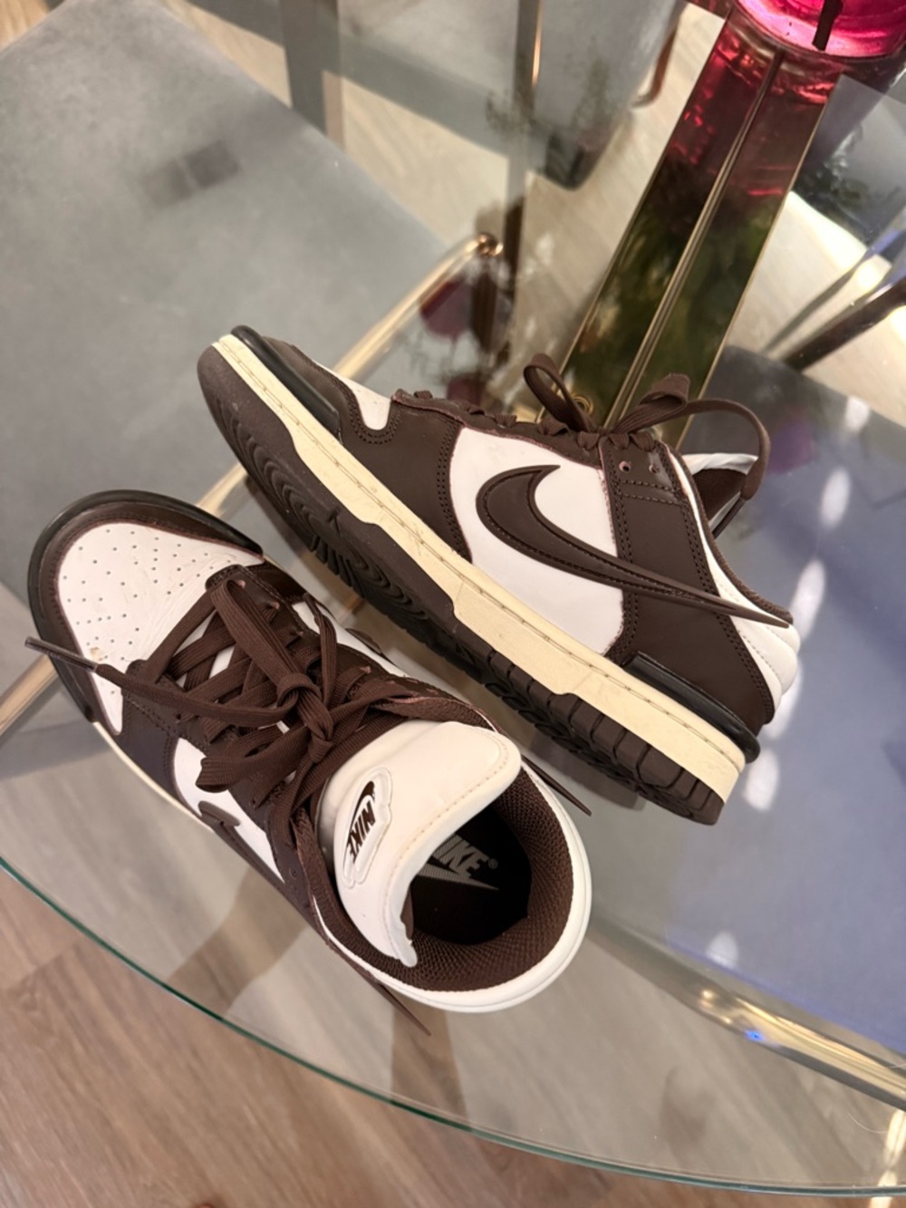 Nike Low-Top Sneakers in White and Brown